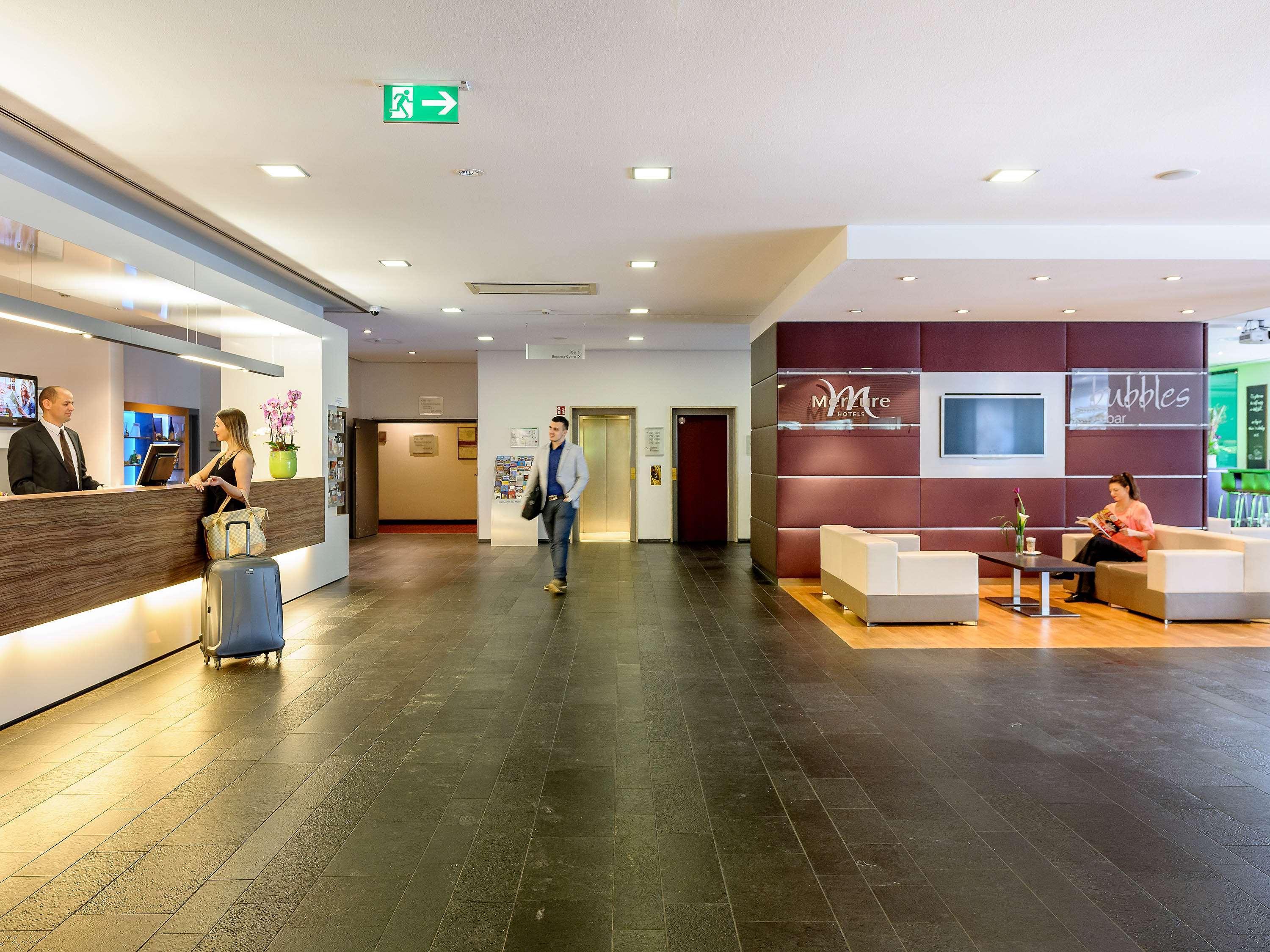 Mercure Hotel Muenchen Sued Messe Exterior foto