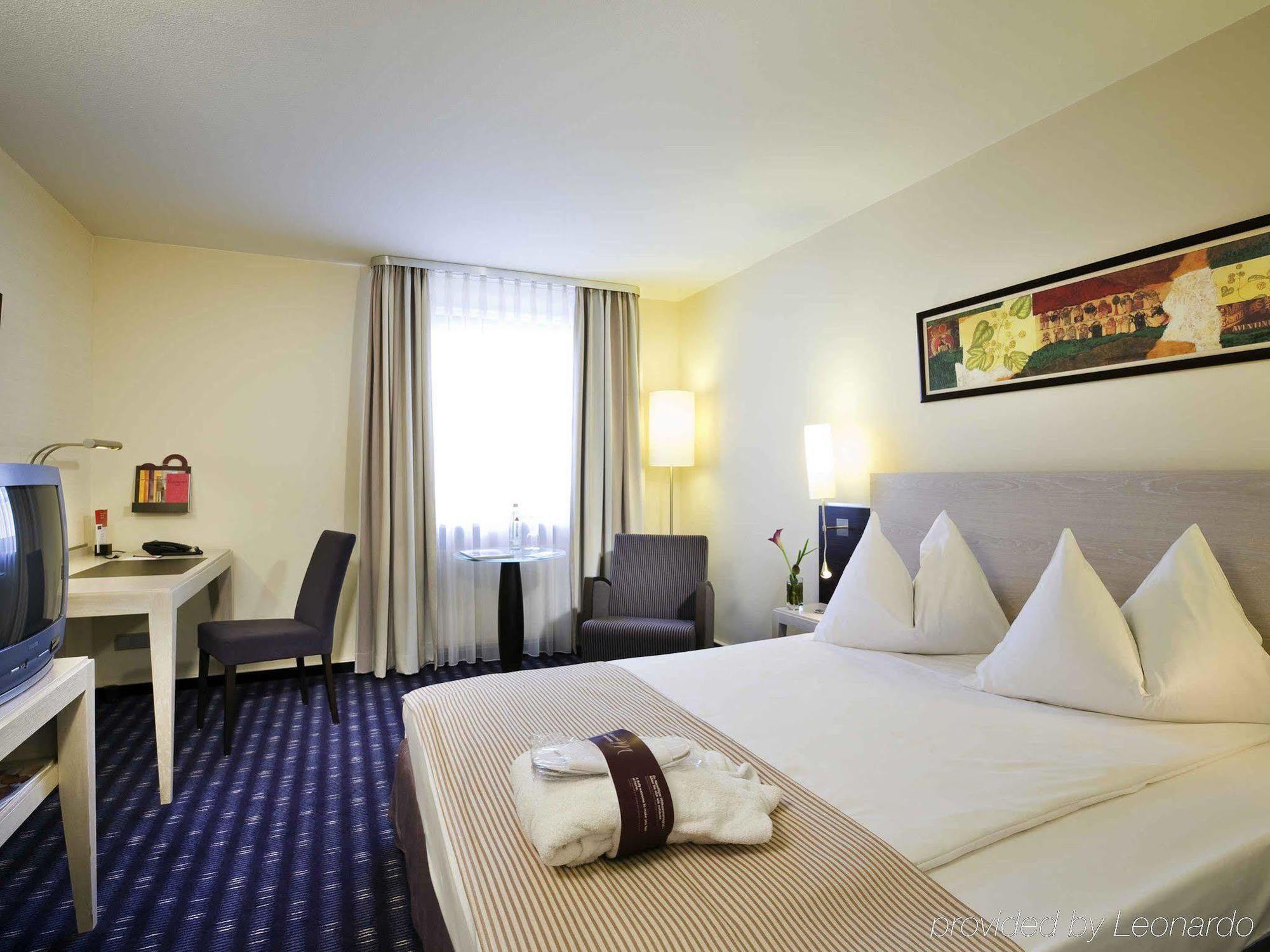 Mercure Hotel Muenchen Sued Messe Exterior foto